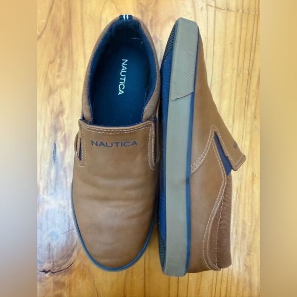 Nautica Slip-On Casual Shoe Athletic Sneaker Youth size 5 ✅Excellent Condition - Picture 3 of 8